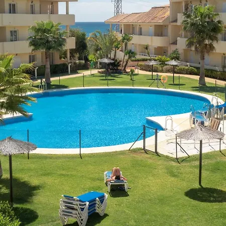 2263 - Beautiful Close From With Pool مانيلفا